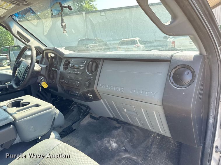 image for item DR2829 2016 Ford F550 flatbed truck