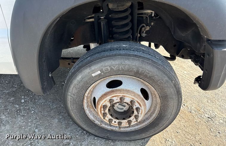 image for item DR2829 2016 Ford F550 flatbed truck