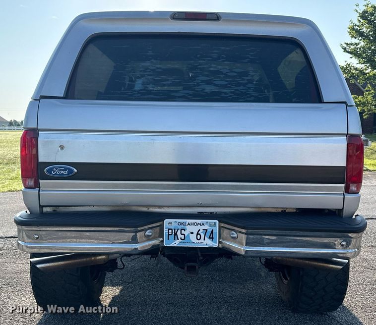 image for item DS3755 1995 Ford Bronco Eddie Bauer SUV