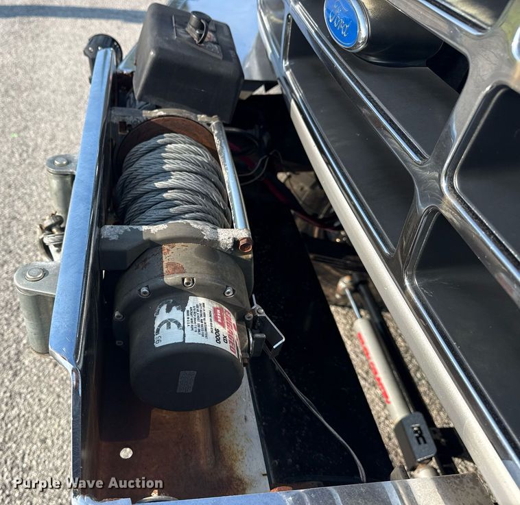 image for item DS3755 1995 Ford Bronco Eddie Bauer SUV