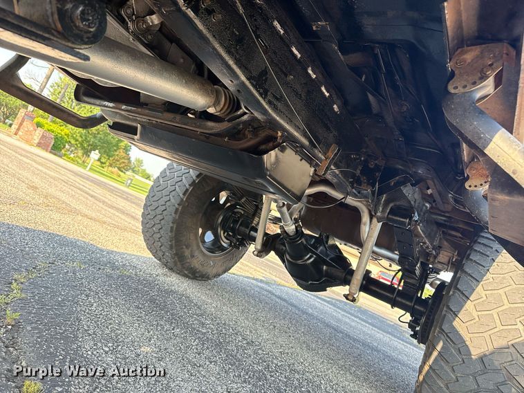 image for item DS3755 1995 Ford Bronco Eddie Bauer SUV