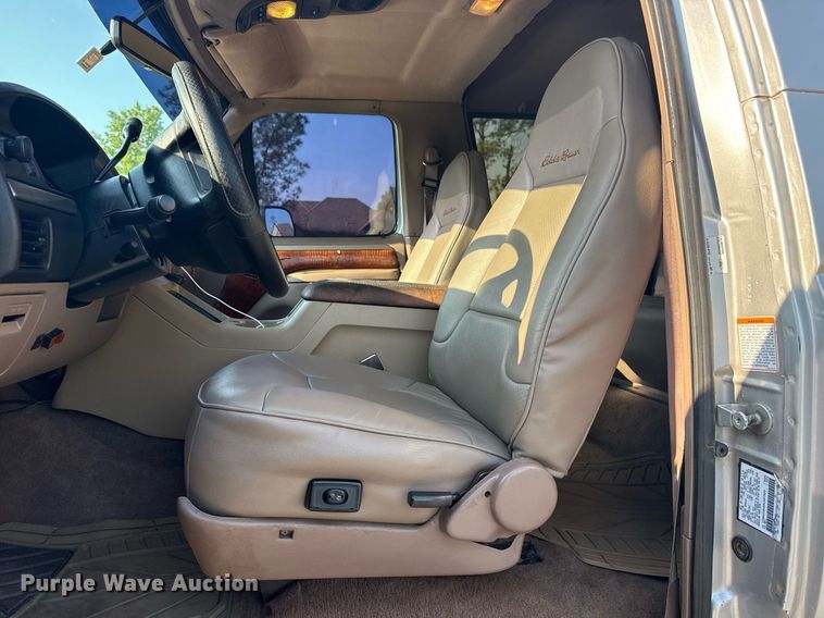 image for item DS3755 1995 Ford Bronco Eddie Bauer SUV