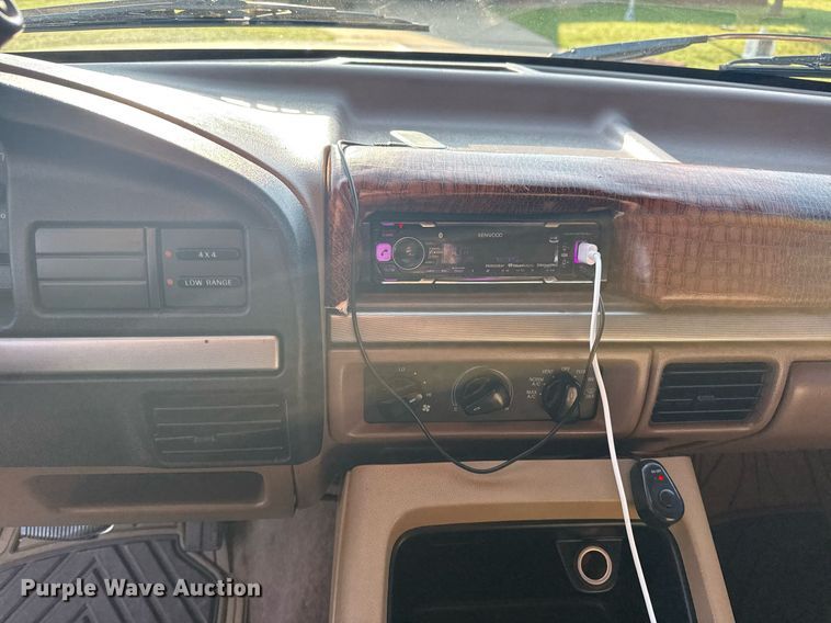 image for item DS3755 1995 Ford Bronco Eddie Bauer SUV