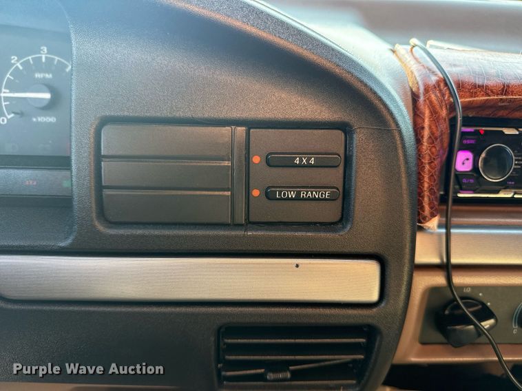 image for item DS3755 1995 Ford Bronco Eddie Bauer SUV