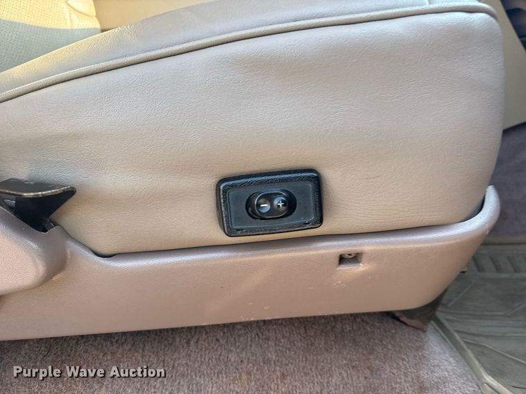 image for item DS3755 1995 Ford Bronco Eddie Bauer SUV