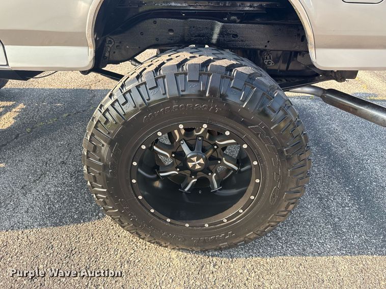 image for item DS3755 1995 Ford Bronco Eddie Bauer SUV