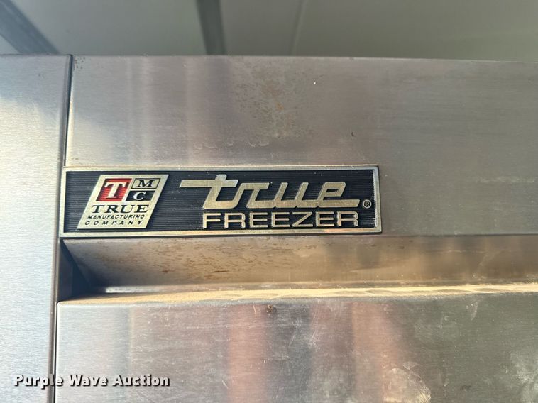 image for item DS3758 Food trailer