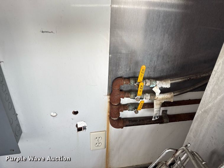 image for item DS3758 Food trailer