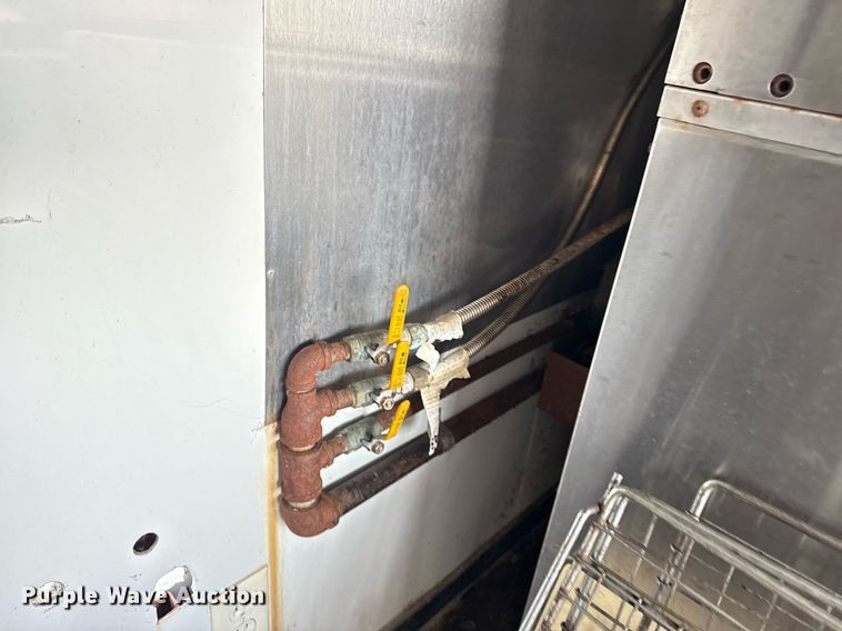 image for item DS3758 Food trailer