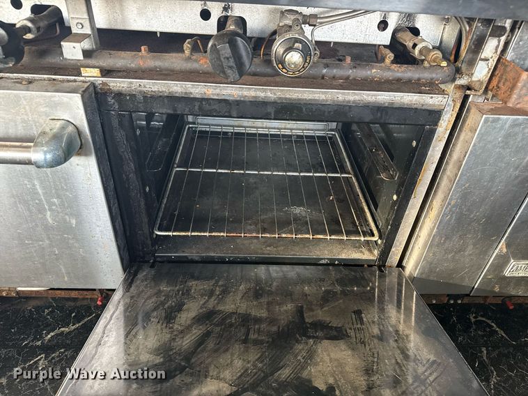 image for item DS3758 Food trailer