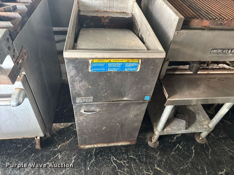 image for item DS3758 Food trailer