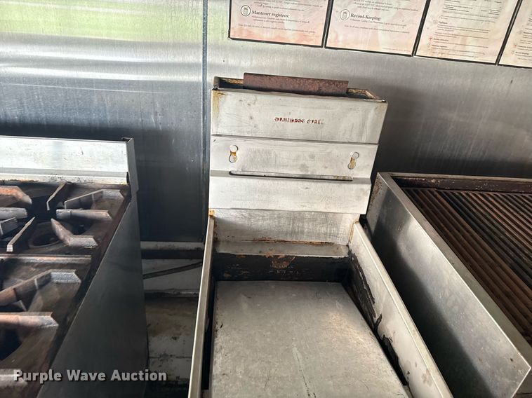 image for item DS3758 Food trailer