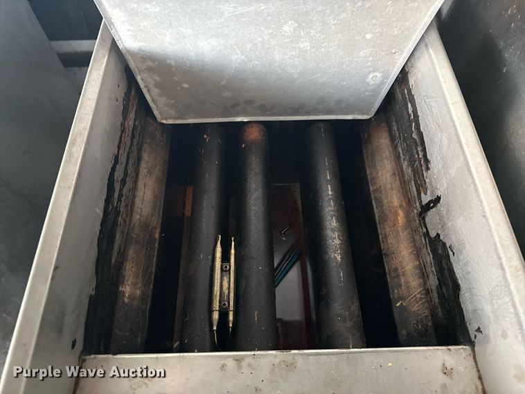 image for item DS3758 Food trailer