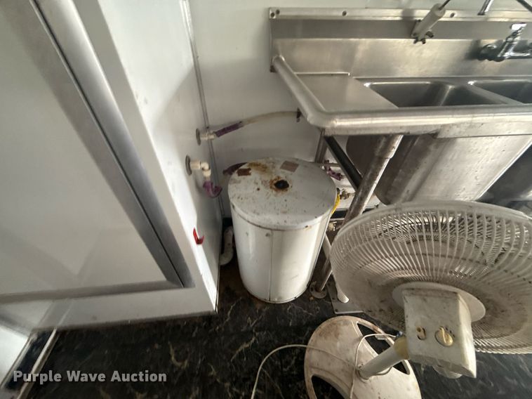 image for item DS3758 Food trailer