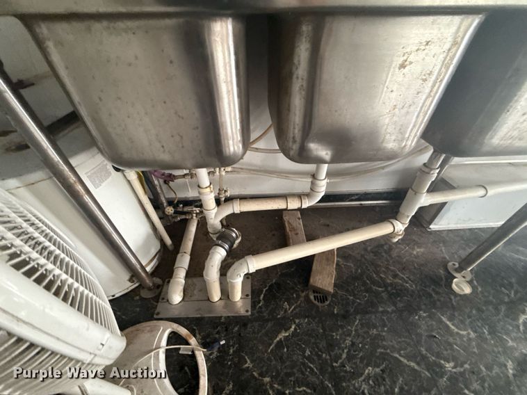 image for item DS3758 Food trailer