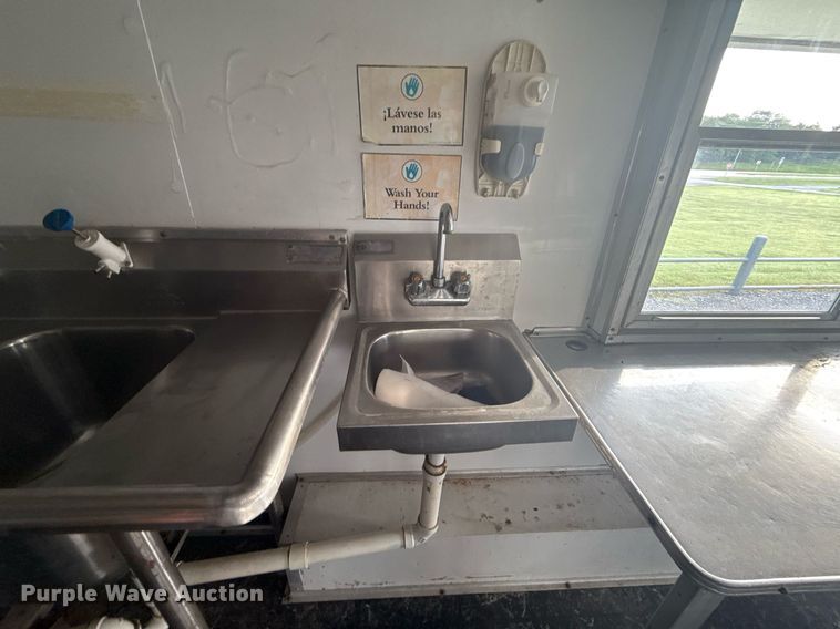 image for item DS3758 Food trailer