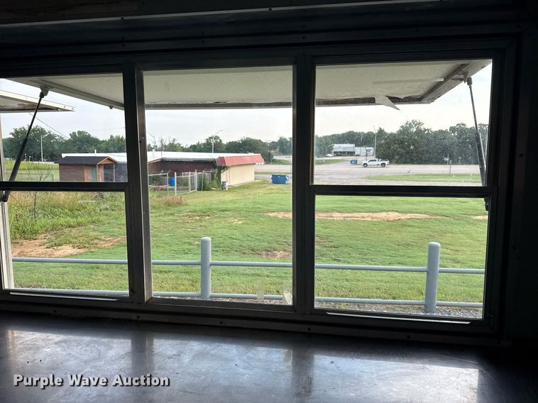 image for item DS3758 Food trailer