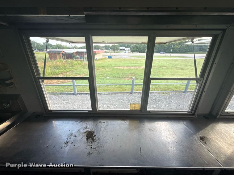 image for item DS3758 Food trailer