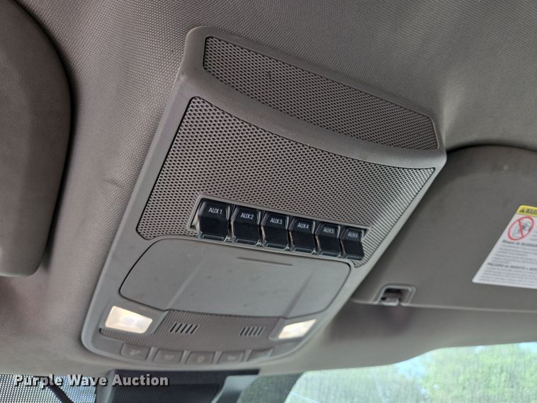 image for item DT4828 2021 Ford F350 Super Duty utility bed pickup truck