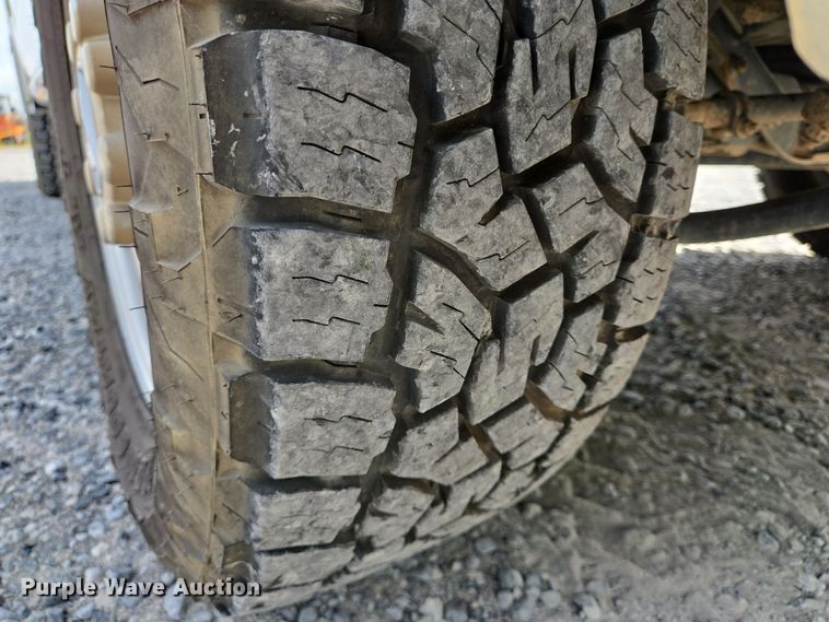 image for item DT4828 2021 Ford F350 Super Duty utility bed pickup truck