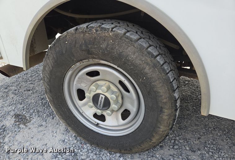 image for item DT4828 2021 Ford F350 Super Duty utility bed pickup truck