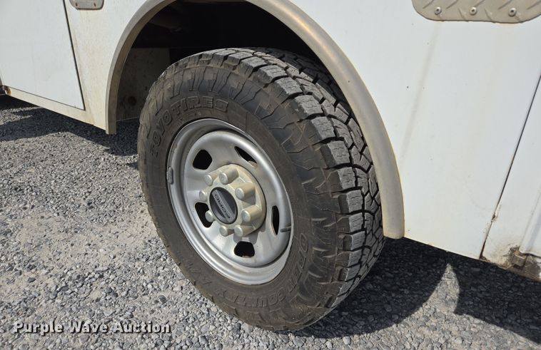 image for item DT4828 2021 Ford F350 Super Duty utility bed pickup truck