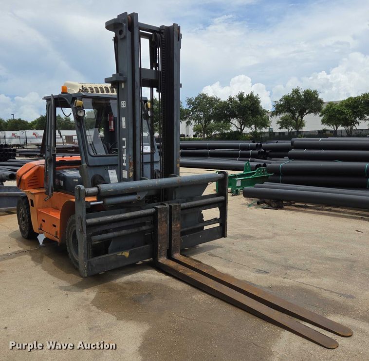 image for item DT4944 2011 Heli CPCD70-M1 forklift