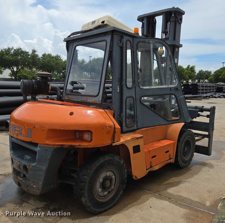 image for item DT4944 2011 Heli CPCD70-M1 forklift