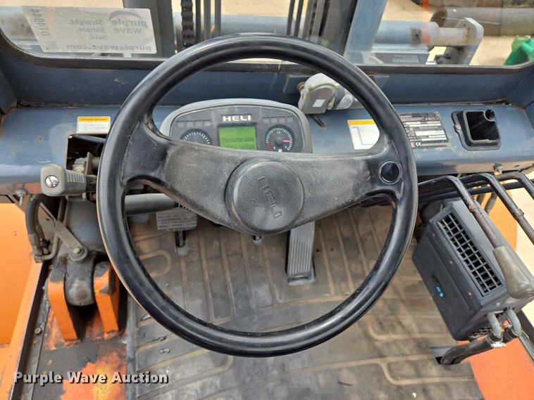 image for item DT4944 2011 Heli CPCD70-M1 forklift