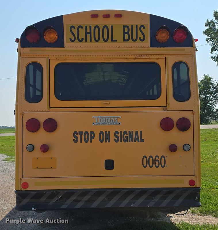 image for item DT6911 2000 Thomas Built Saf-T-Liner school bus