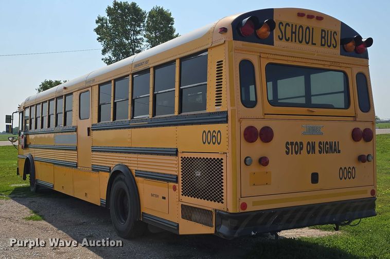 image for item DT6911 2000 Thomas Built Saf-T-Liner school bus
