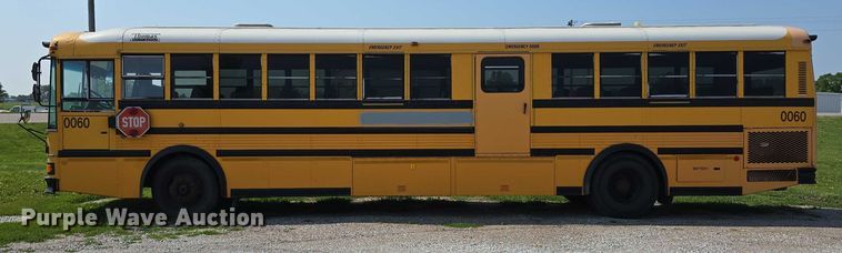 image for item DT6911 2000 Thomas Built Saf-T-Liner school bus