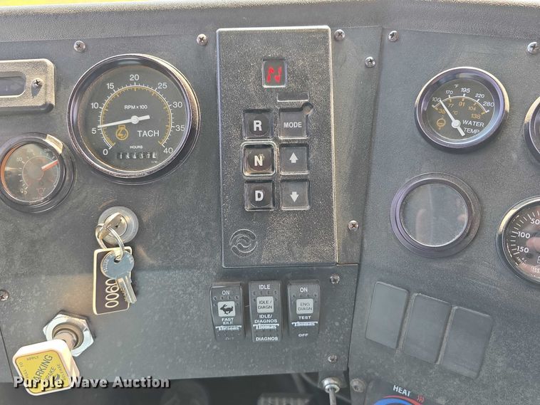 image for item DT6911 2000 Thomas Built Saf-T-Liner school bus