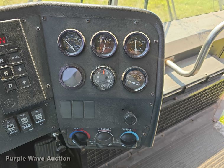 image for item DT6911 2000 Thomas Built Saf-T-Liner school bus