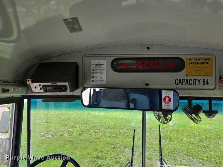 image for item DT6911 2000 Thomas Built Saf-T-Liner school bus