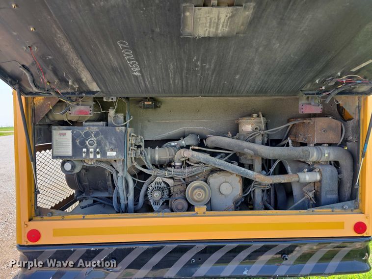 image for item DT6911 2000 Thomas Built Saf-T-Liner school bus