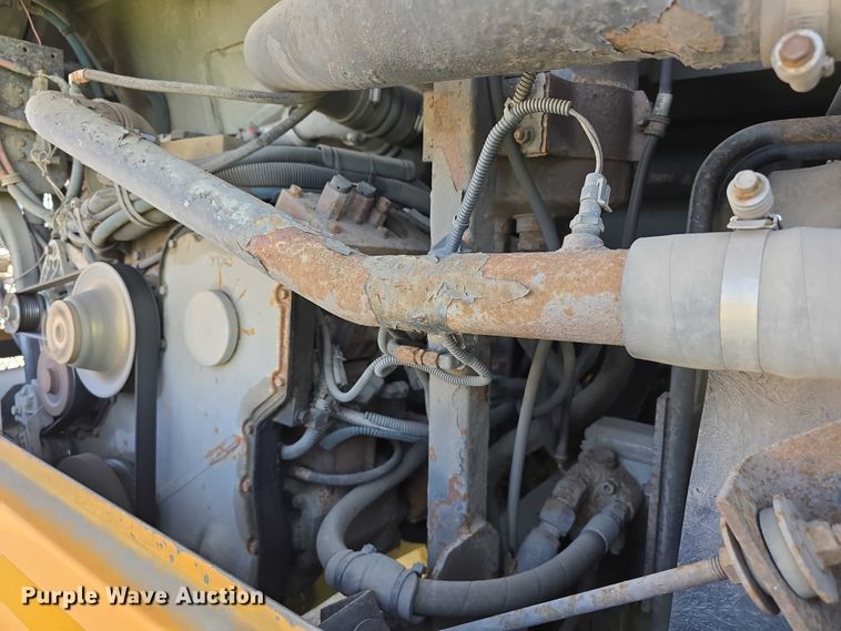 image for item DT6911 2000 Thomas Built Saf-T-Liner school bus