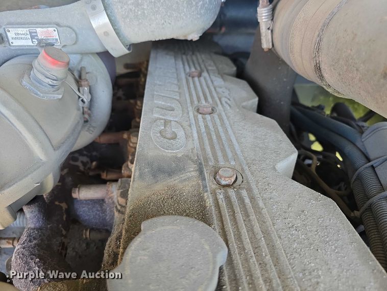 image for item DT6911 2000 Thomas Built Saf-T-Liner school bus