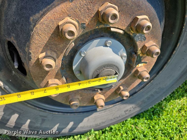 image for item DT6911 2000 Thomas Built Saf-T-Liner school bus