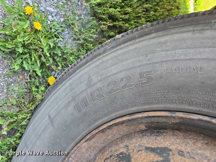 image for item DT6911 2000 Thomas Built Saf-T-Liner school bus