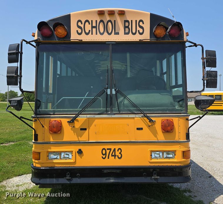 image for item DT6912 1998 Thomas Built Saf-T-Liner school bus
