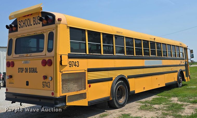 image for item DT6912 1998 Thomas Built Saf-T-Liner school bus