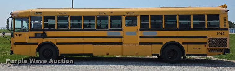 image for item DT6912 1998 Thomas Built Saf-T-Liner school bus