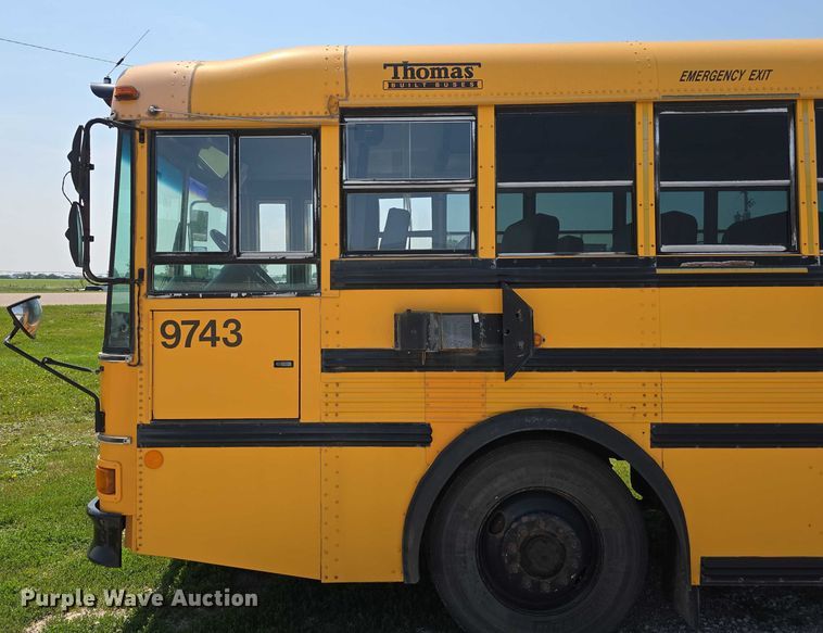 image for item DT6912 1998 Thomas Built Saf-T-Liner school bus