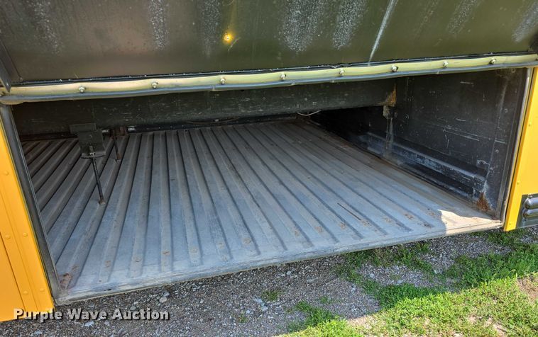 image for item DT6912 1998 Thomas Built Saf-T-Liner school bus