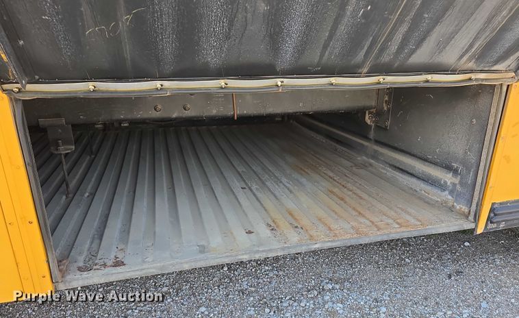 image for item DT6912 1998 Thomas Built Saf-T-Liner school bus