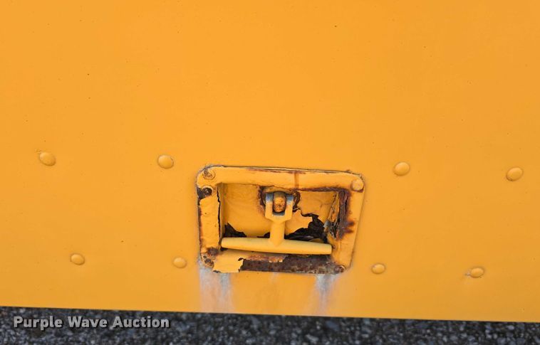 image for item DT6912 1998 Thomas Built Saf-T-Liner school bus