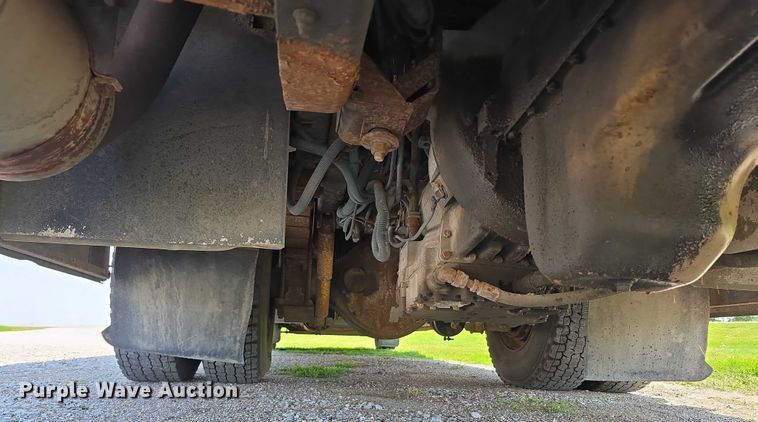 image for item DT6912 1998 Thomas Built Saf-T-Liner school bus