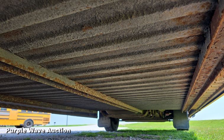 image for item DT6912 1998 Thomas Built Saf-T-Liner school bus