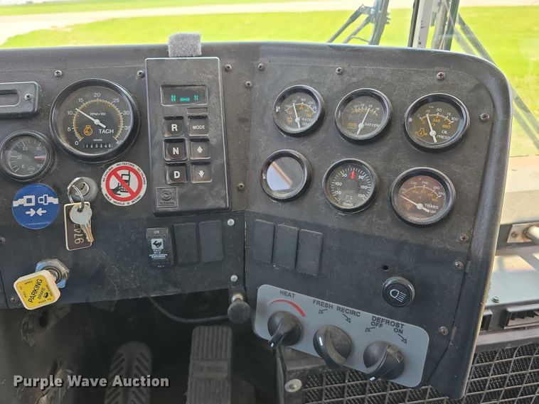 image for item DT6912 1998 Thomas Built Saf-T-Liner school bus